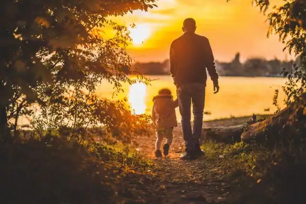 image of dad and child - parental alienation Hemel Hempstead